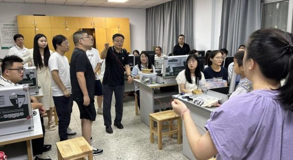 兴华配资 天长市百余名科学教育教师充电赋能不“夏”线