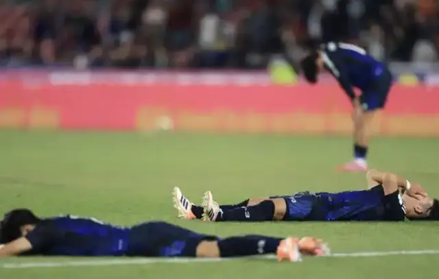 驰牛配资 浪费机会受到惩罚！日本队第119分钟被绝杀，赛后哭倒一片